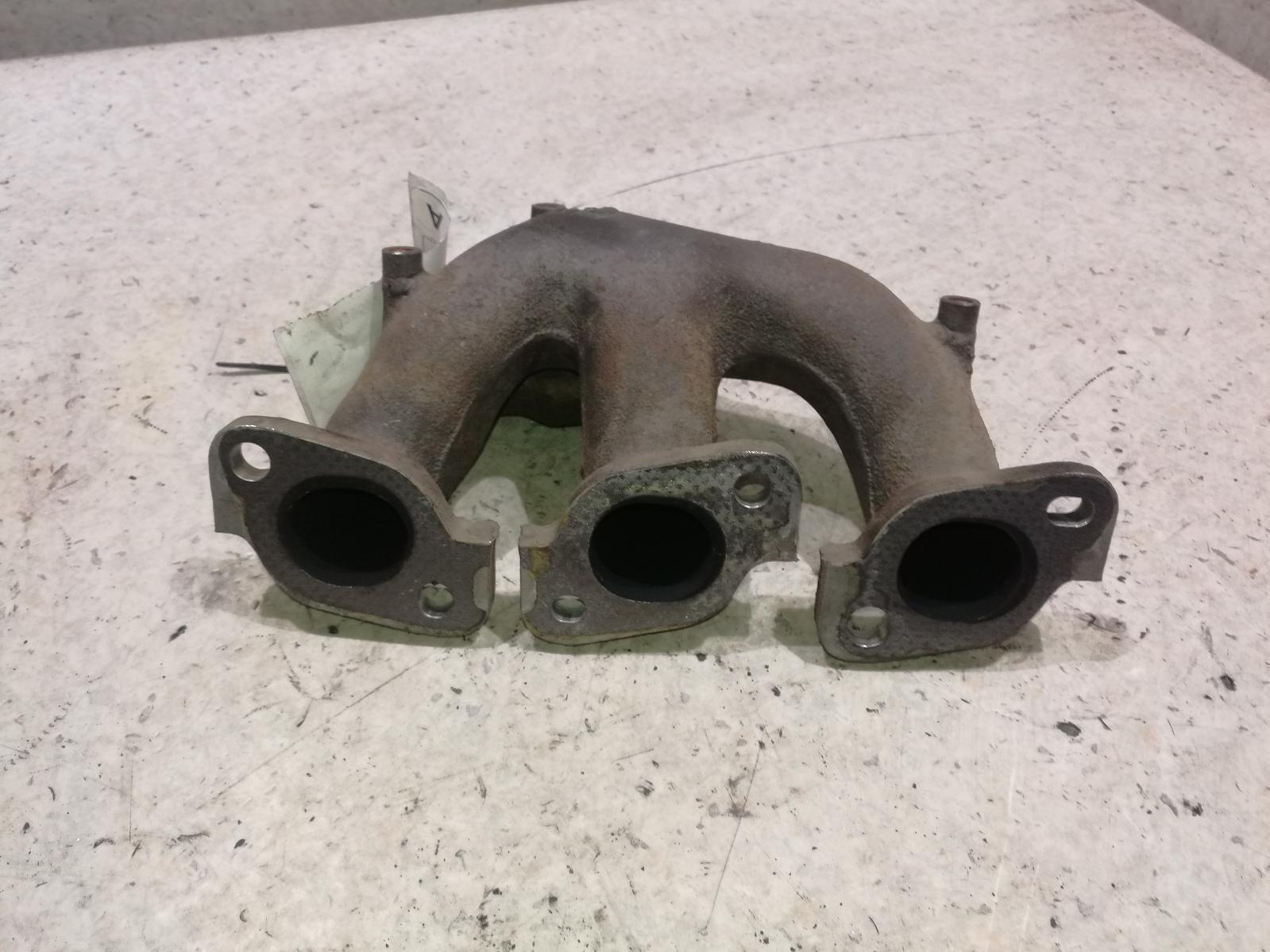 1992 Nissan Skyline Manifold View Auto part Manifold Nissan Skyline 1992