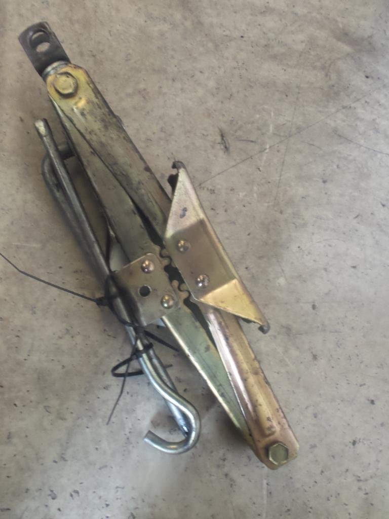 View Auto part Jack Honda Legend 1991