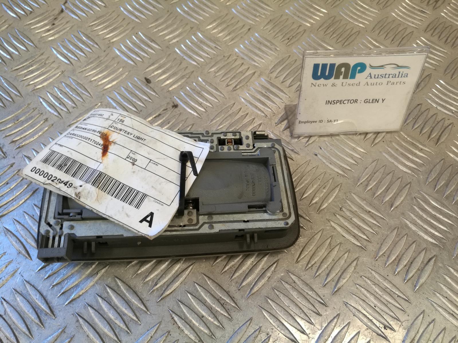 2000 Alfa Romeo 156 Courtesy Light View Auto part Courtesy Light Alfa Romeo 156 2000