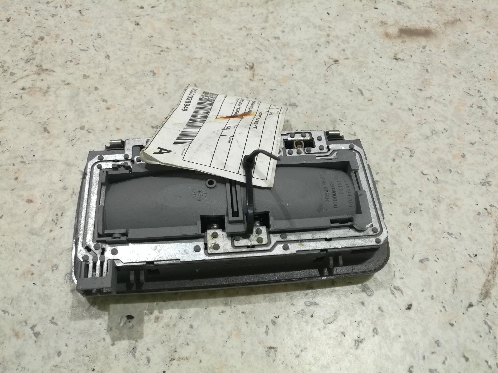 2000 Alfa Romeo 156 Courtesy Light View Auto part Courtesy Light Alfa Romeo 156 2000