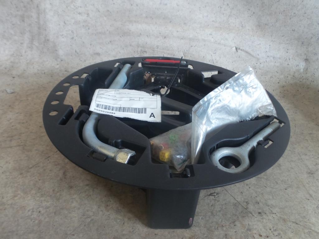 View Auto part Jack/Tool Kit Alfa Romeo 156 2000