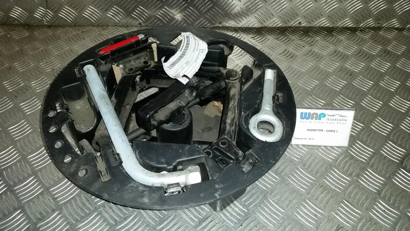 View Auto part Jack/Tool Kit Alfa Romeo 156 2000