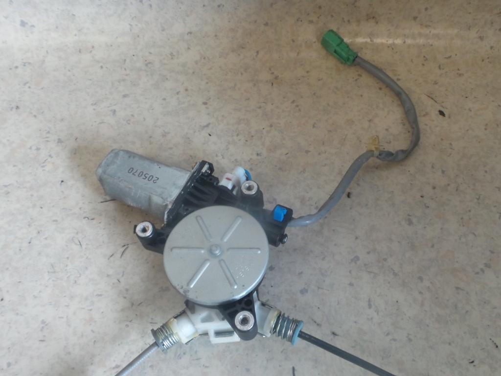 View Auto part Left Front Window Reg/Motor Honda Crv 2002