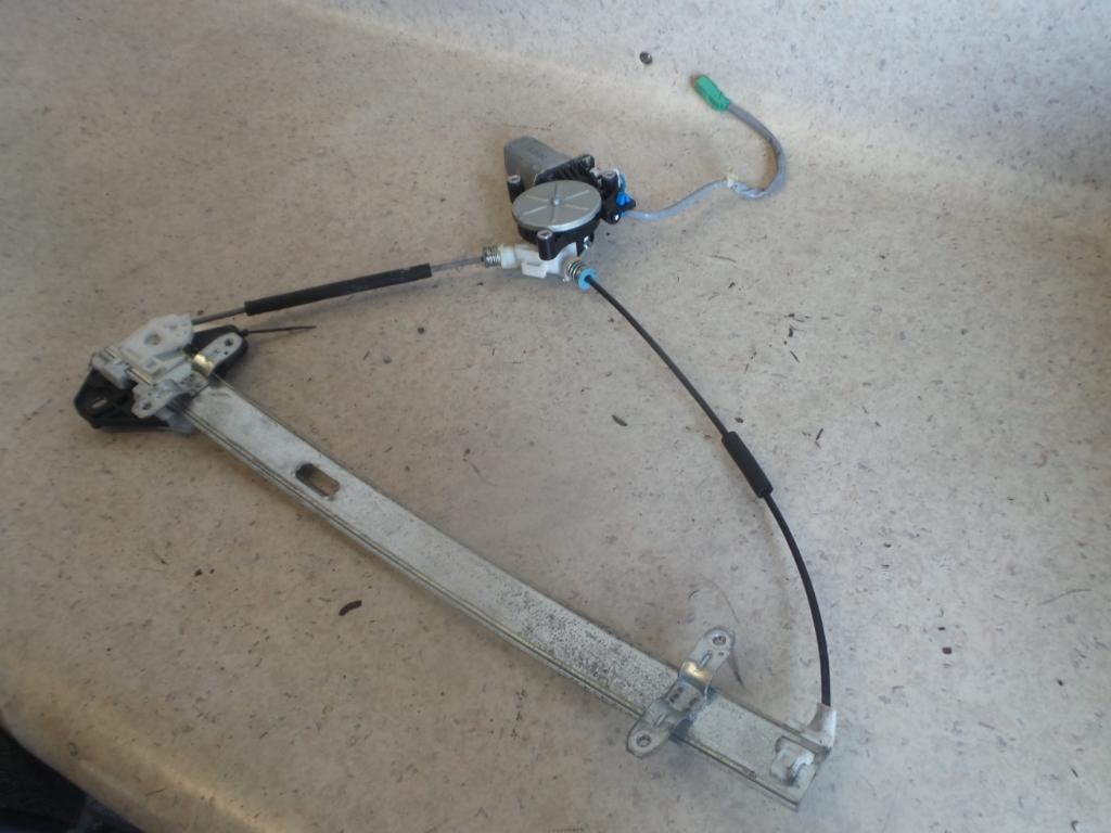 View Auto part Left Front Window Reg/Motor Honda Crv 2002