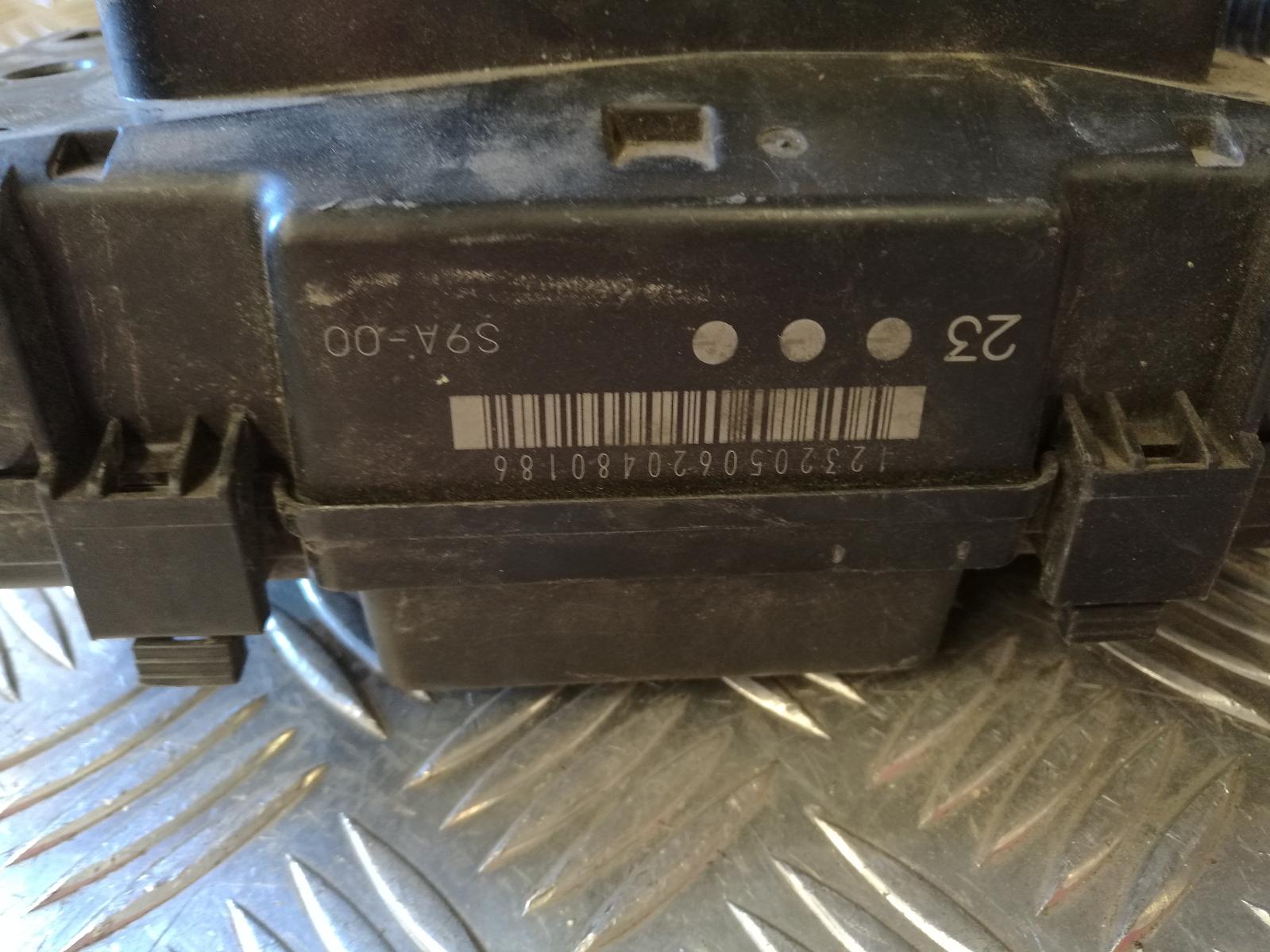 View Auto part Fuse Box Honda Crv 2002