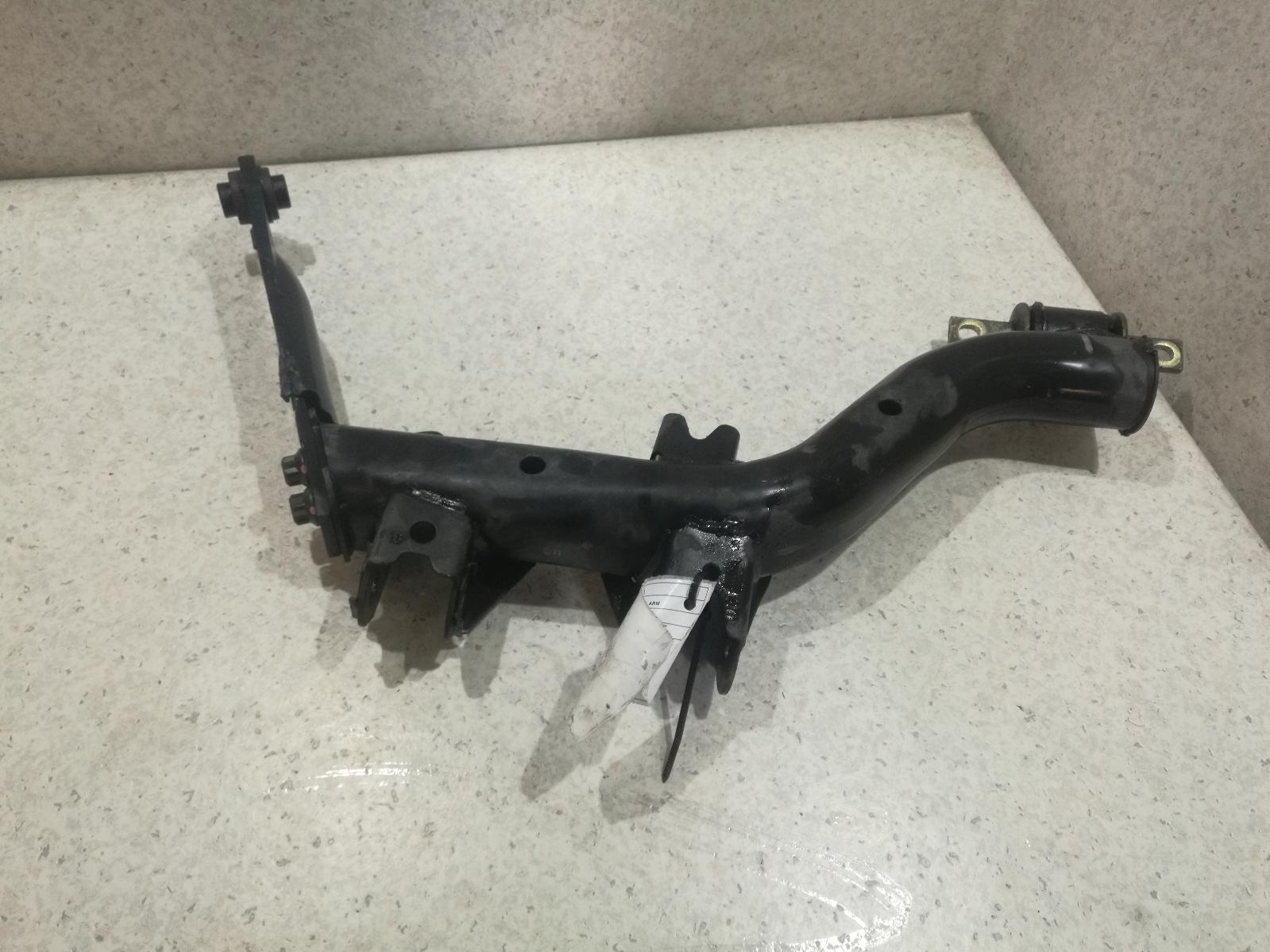 View Auto part Left Rear Trailing Arm Honda Crv 2002