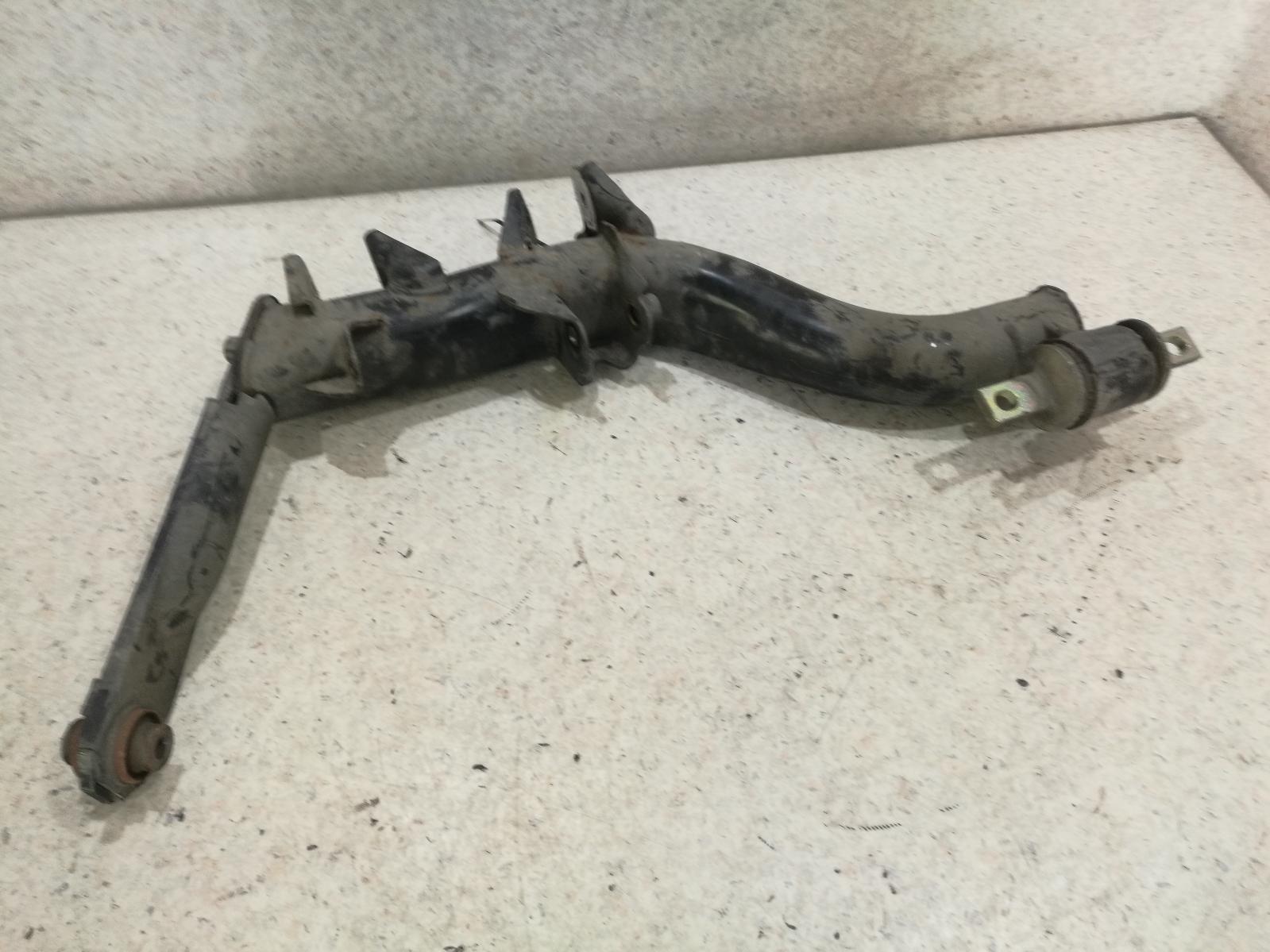View Auto part Left Rear Trailing Arm Honda Crv 2002