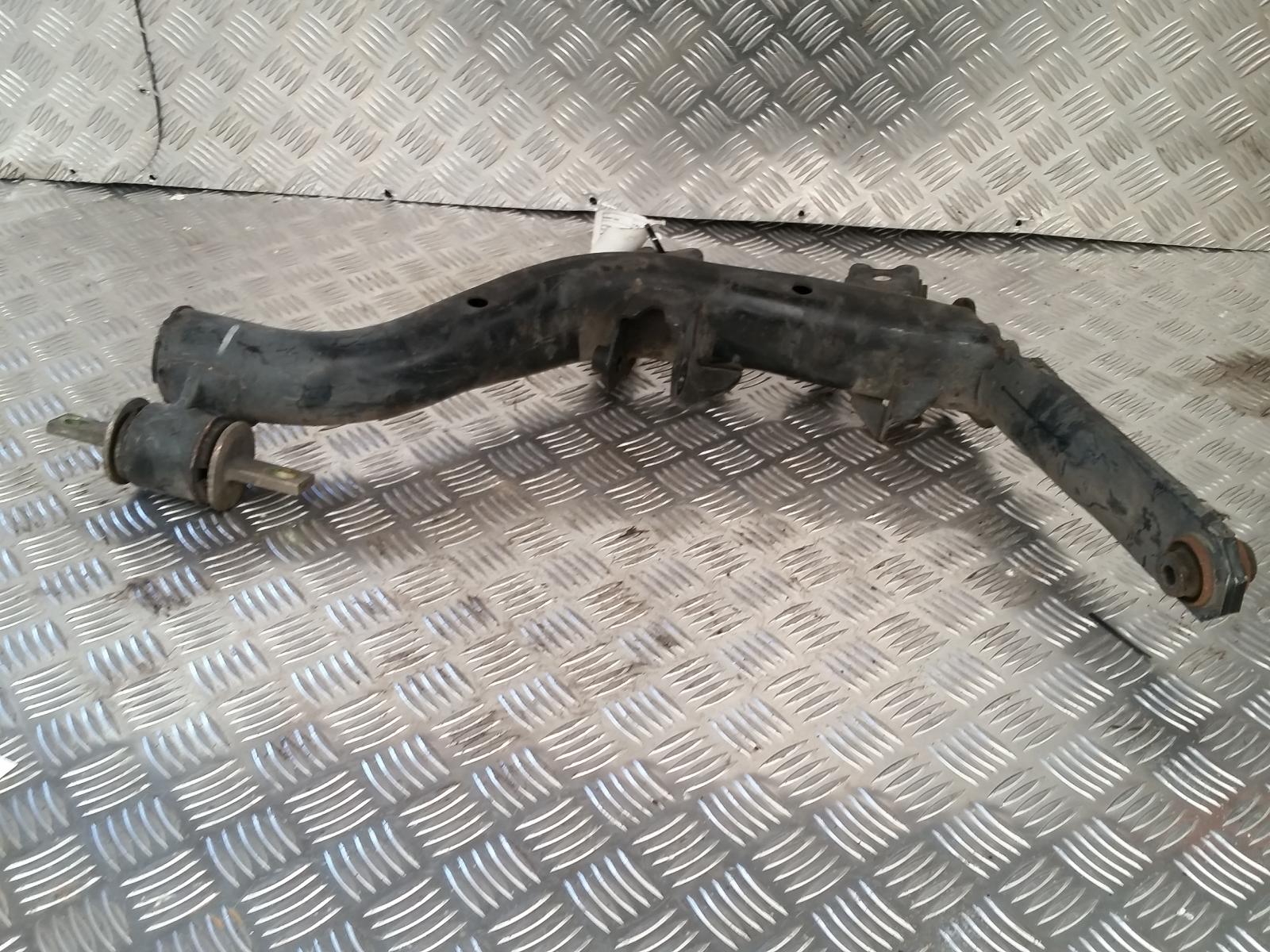 View Auto part Left Rear Trailing Arm Honda Crv 2002