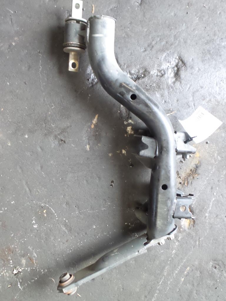 View Auto part Left Rear Trailing Arm Honda Crv 2002