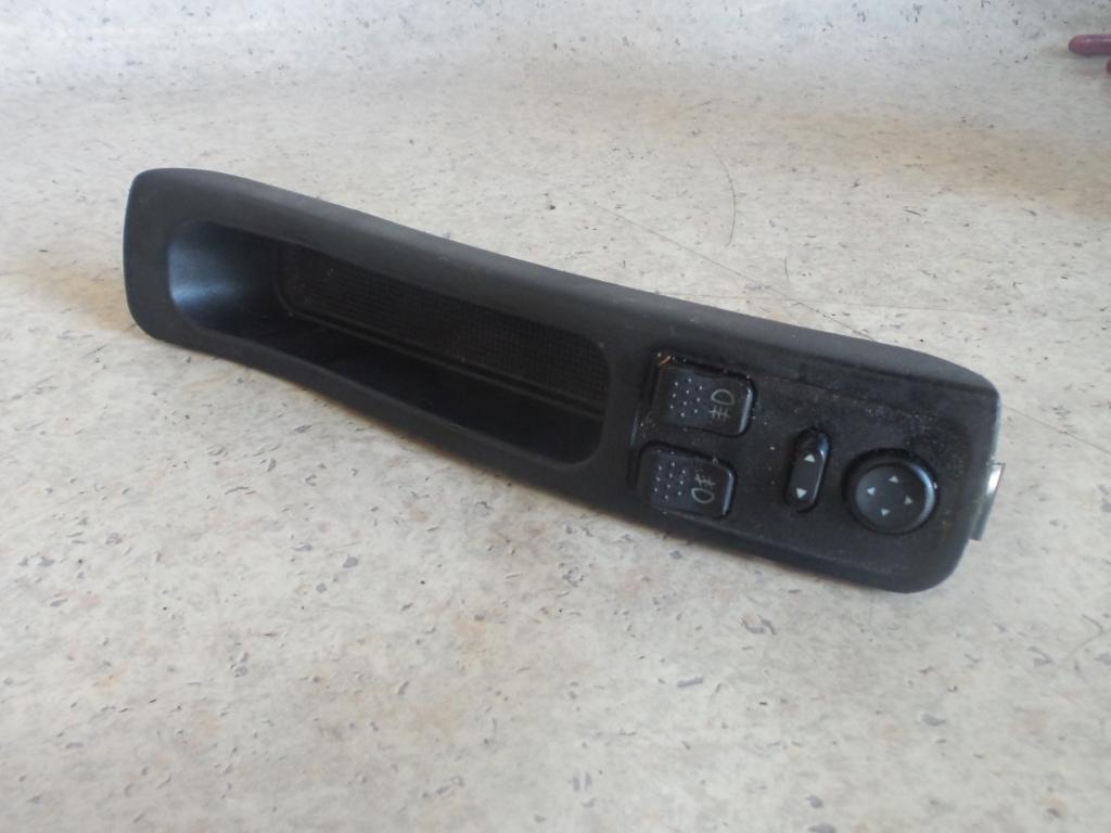 2000 Alfa Romeo 156 Misc Switch/Relay View Auto part Misc Switch/Relay Alfa Romeo 156 2000