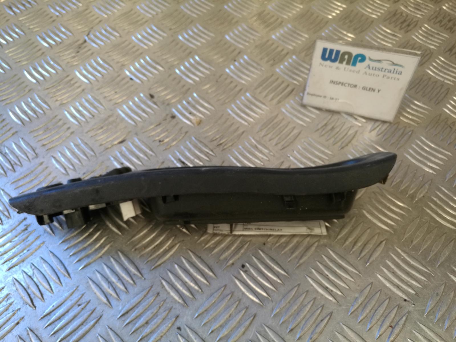 2000 Alfa Romeo 156 Misc Switch/Relay View Auto part Misc Switch/Relay Alfa Romeo 156 2000