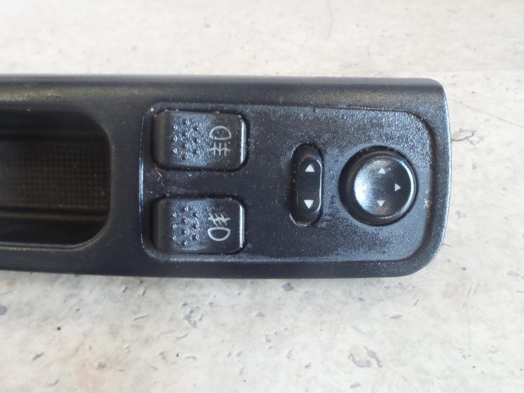 2000 Alfa Romeo 156 Misc Switch/Relay View Auto part Misc Switch/Relay Alfa Romeo 156 2000