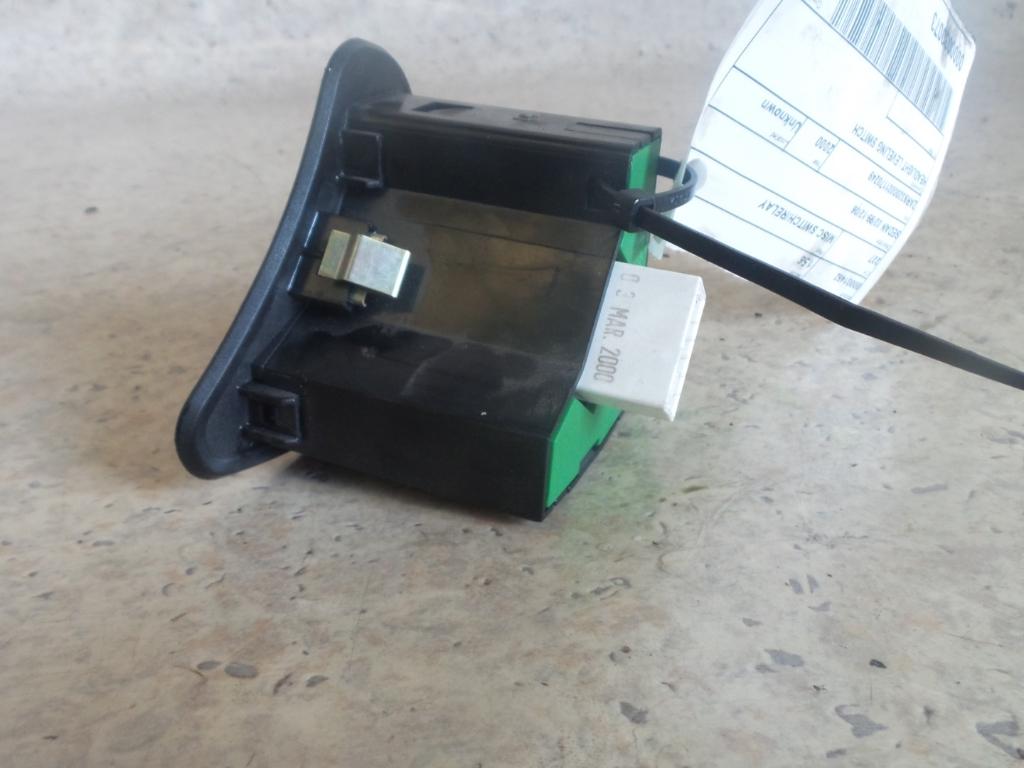 View Auto part Misc Switch/Relay Alfa Romeo 156 2000