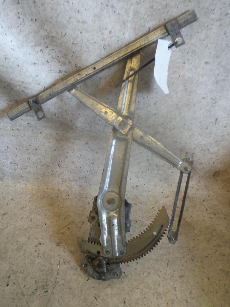 1994 Daihatsu Charade Right Front Window Reg/Motor View Auto part Right Front Window Reg/Motor Daihatsu Charade 1994