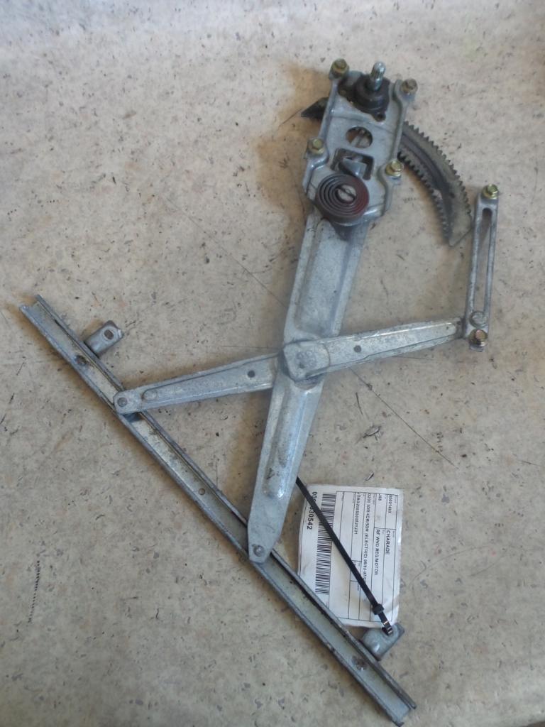 1994 Daihatsu Charade Right Front Window Reg/Motor View Auto part Right Front Window Reg/Motor Daihatsu Charade 1994
