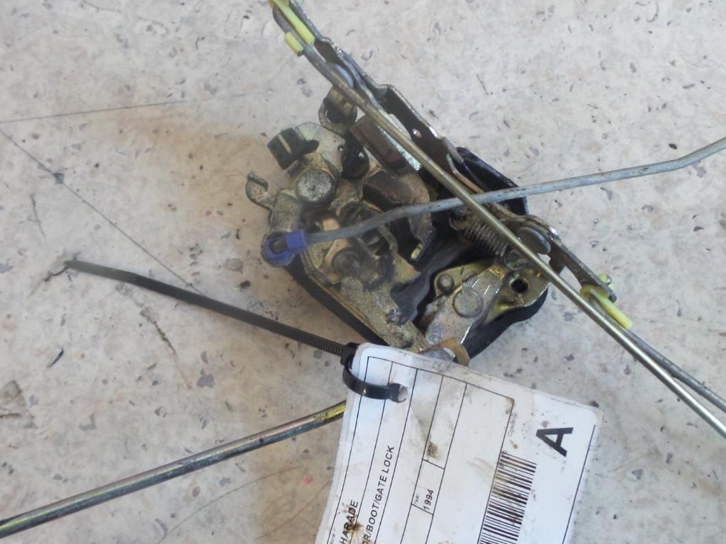 View Auto part Door/Boot/Gate Lock Daihatsu Charade 1994