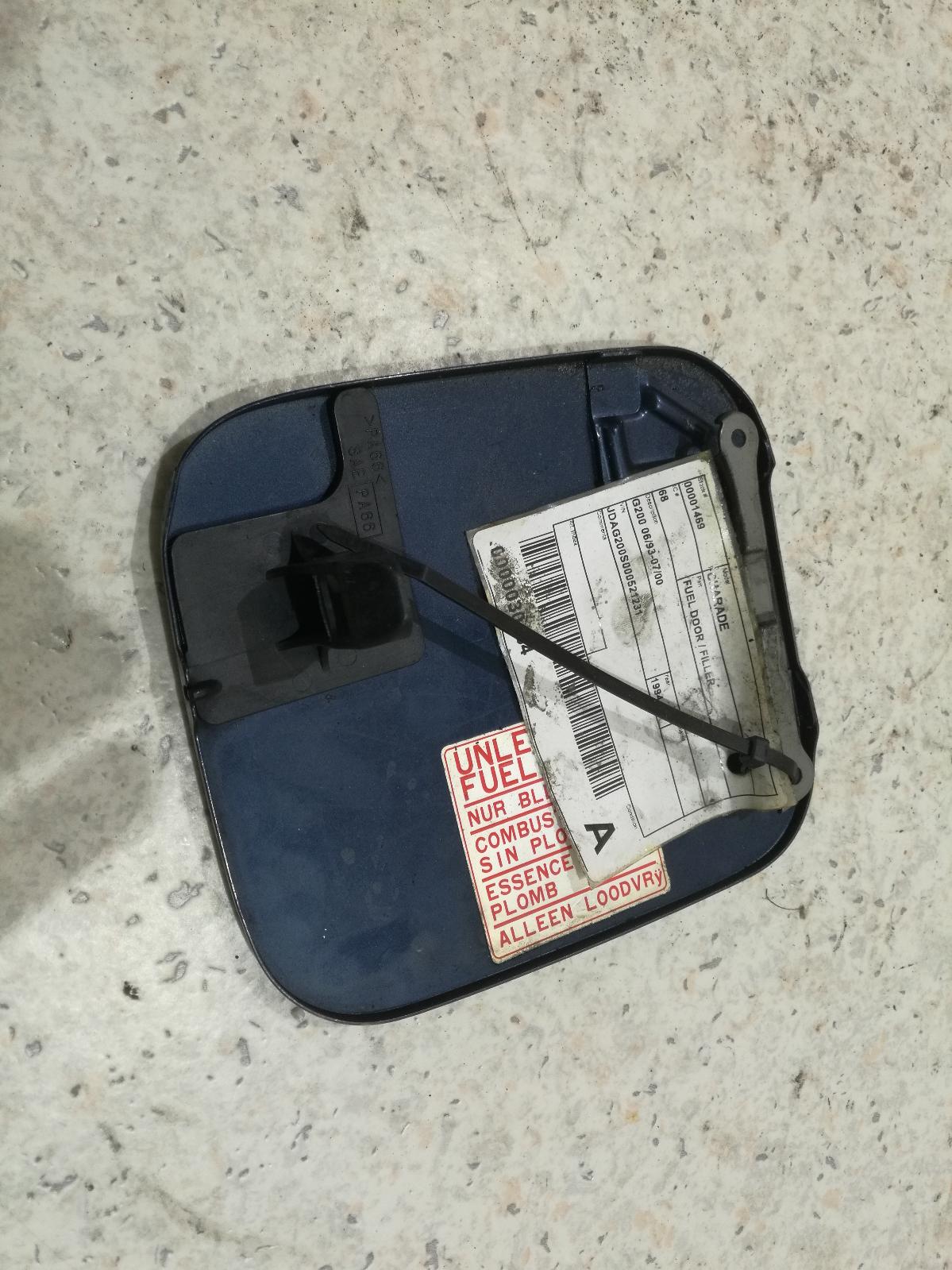 View Auto part Fuel Door / Filler Daihatsu Charade 1994