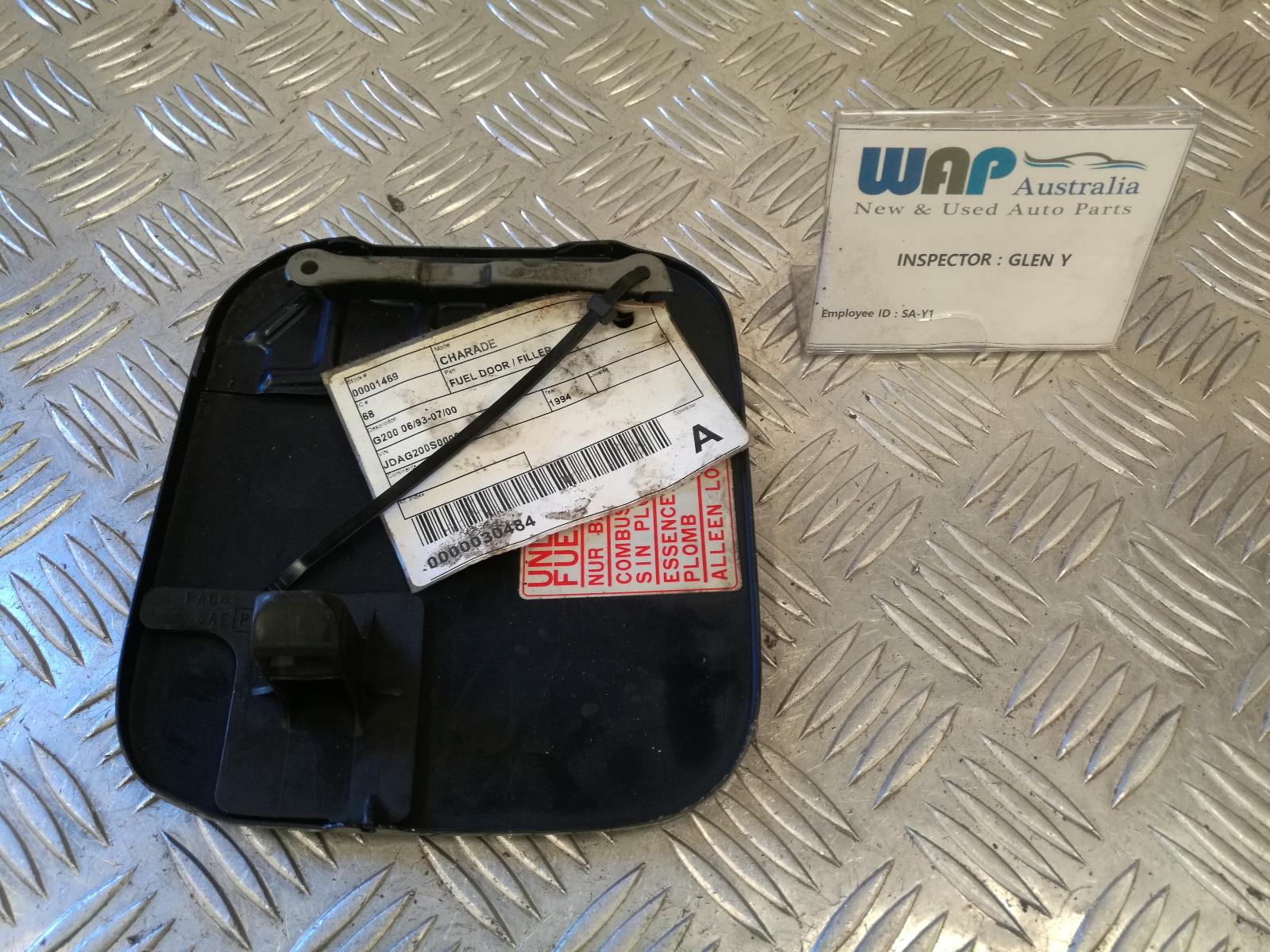 View Auto part Fuel Door / Filler Daihatsu Charade 1994