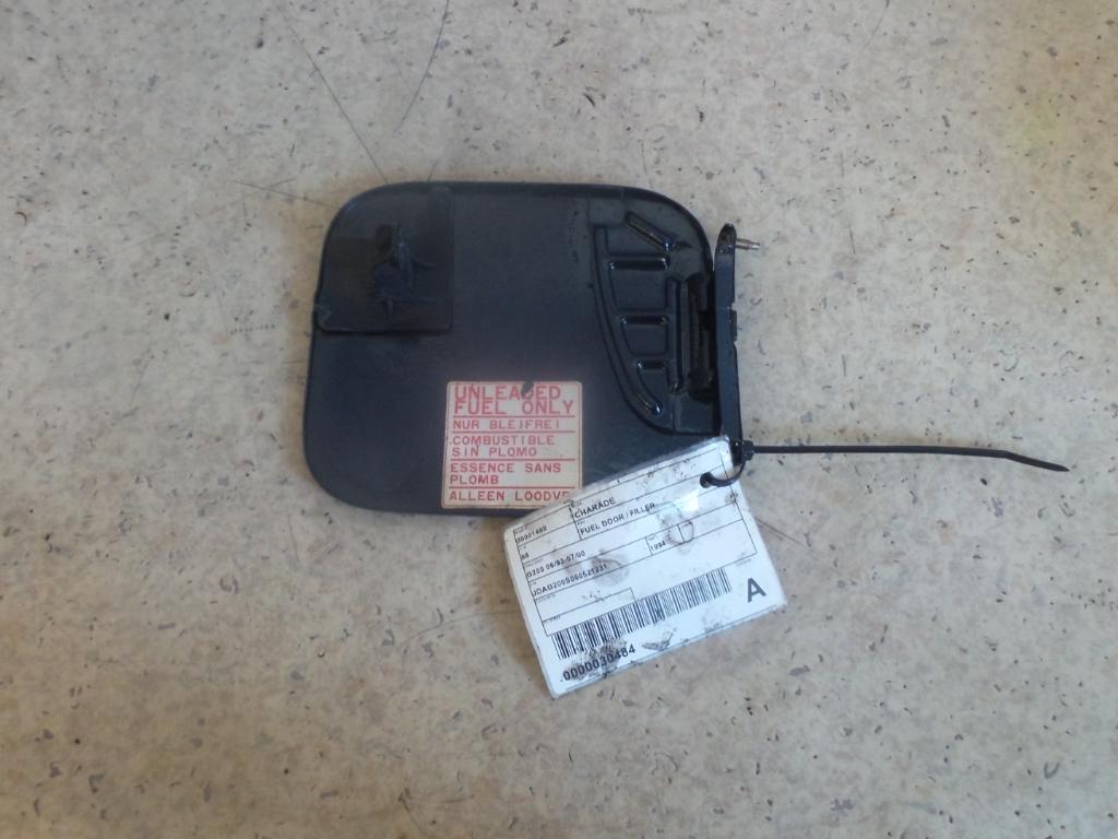 View Auto part Fuel Door / Filler Daihatsu Charade 1994