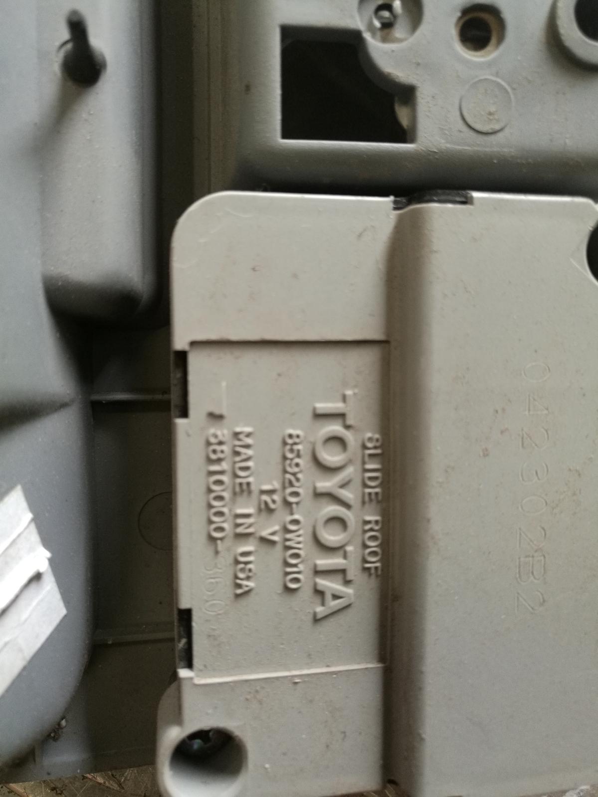 View Auto part Courtesy Light Toyota Rav4 2002