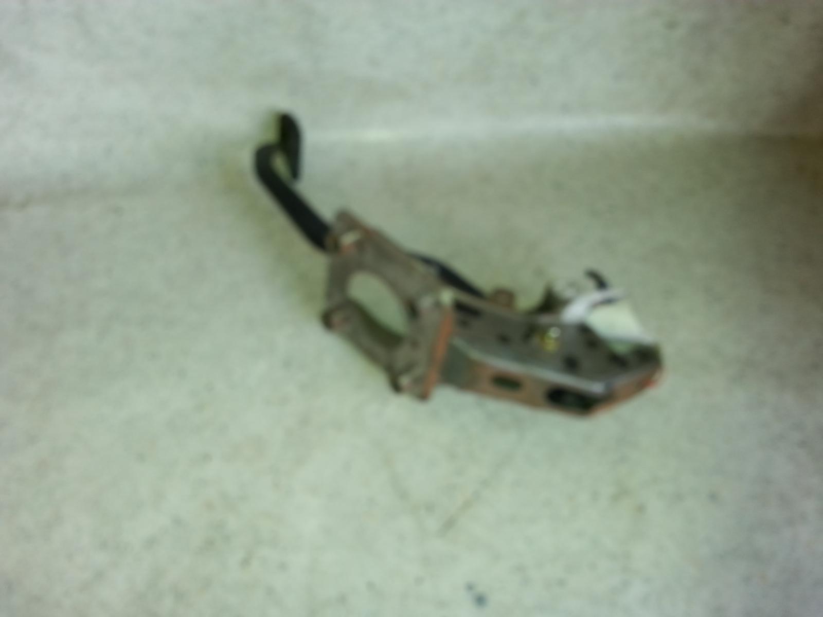 View Auto part Pedal Assembly Toyota Rav4 2002