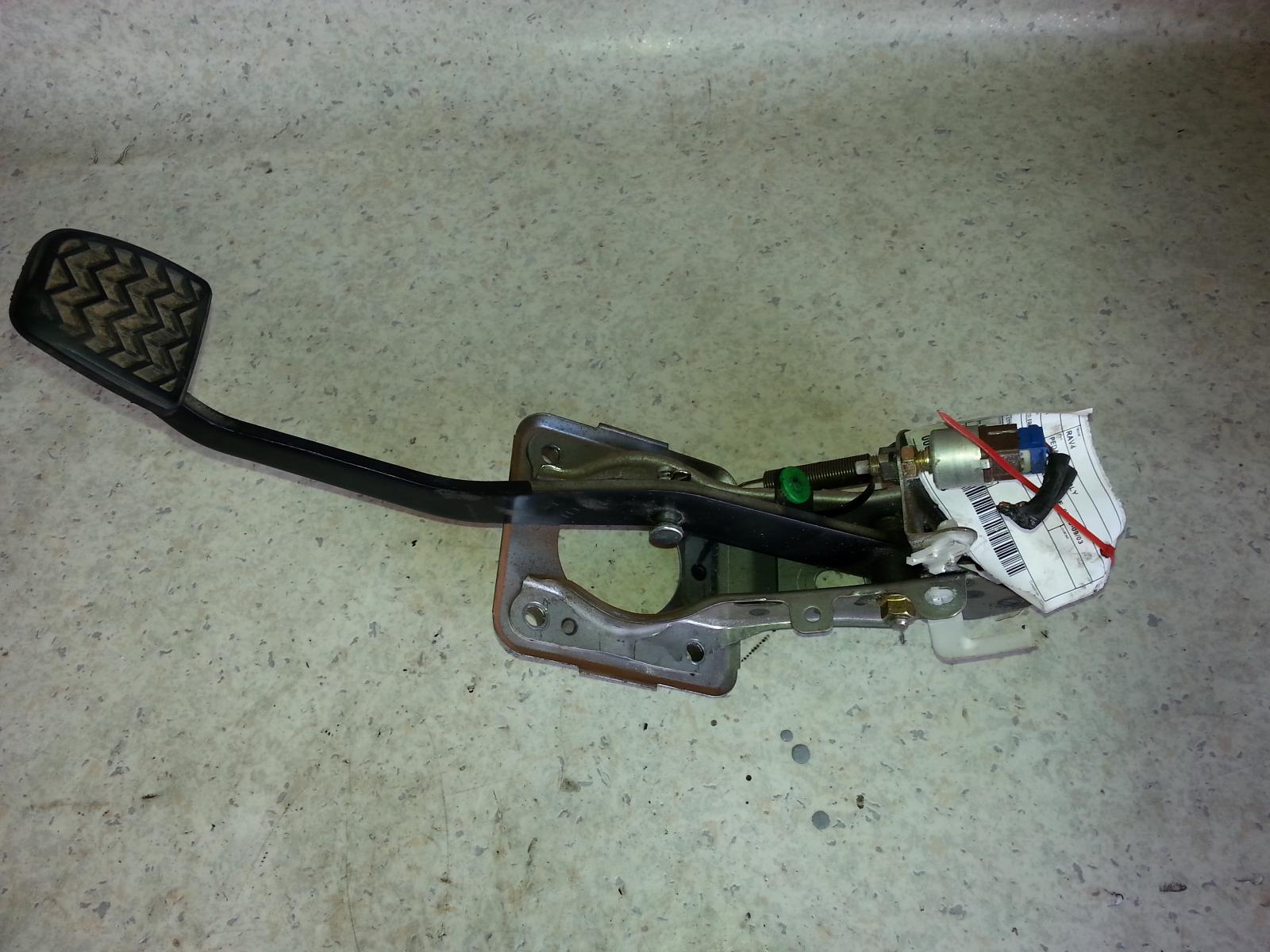 View Auto part Pedal Assembly Toyota Rav4 2002