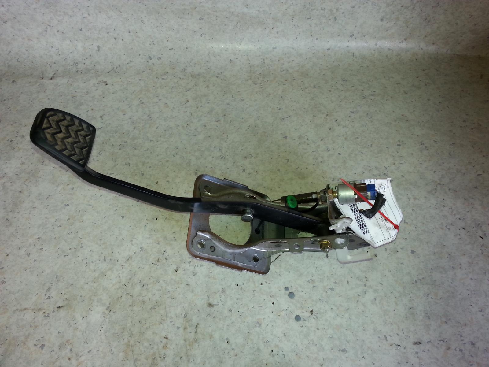 View Auto part Pedal Assembly Toyota Rav4 2002