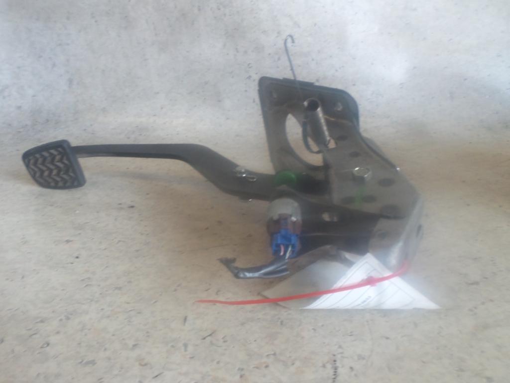 View Auto part Pedal Assembly Toyota Rav4 2002