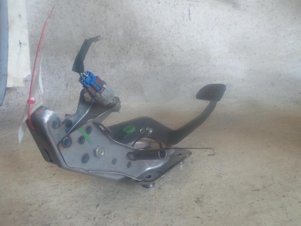 View Auto part Pedal Assembly Toyota Rav4 2002