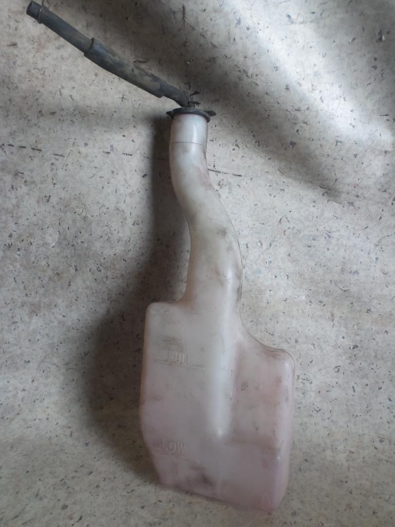 2002 Toyota Rav4 Overflow Bottle View Auto part Overflow Bottle Toyota Rav4 2002