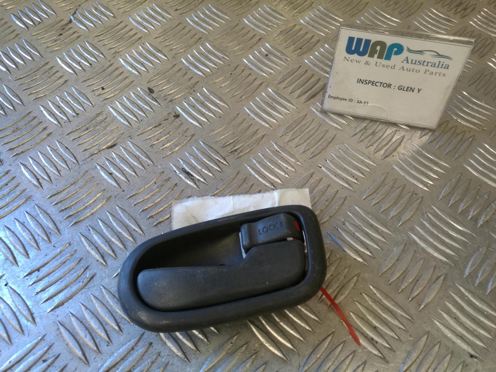 View Auto part Door Handle Daihatsu Charade 1994