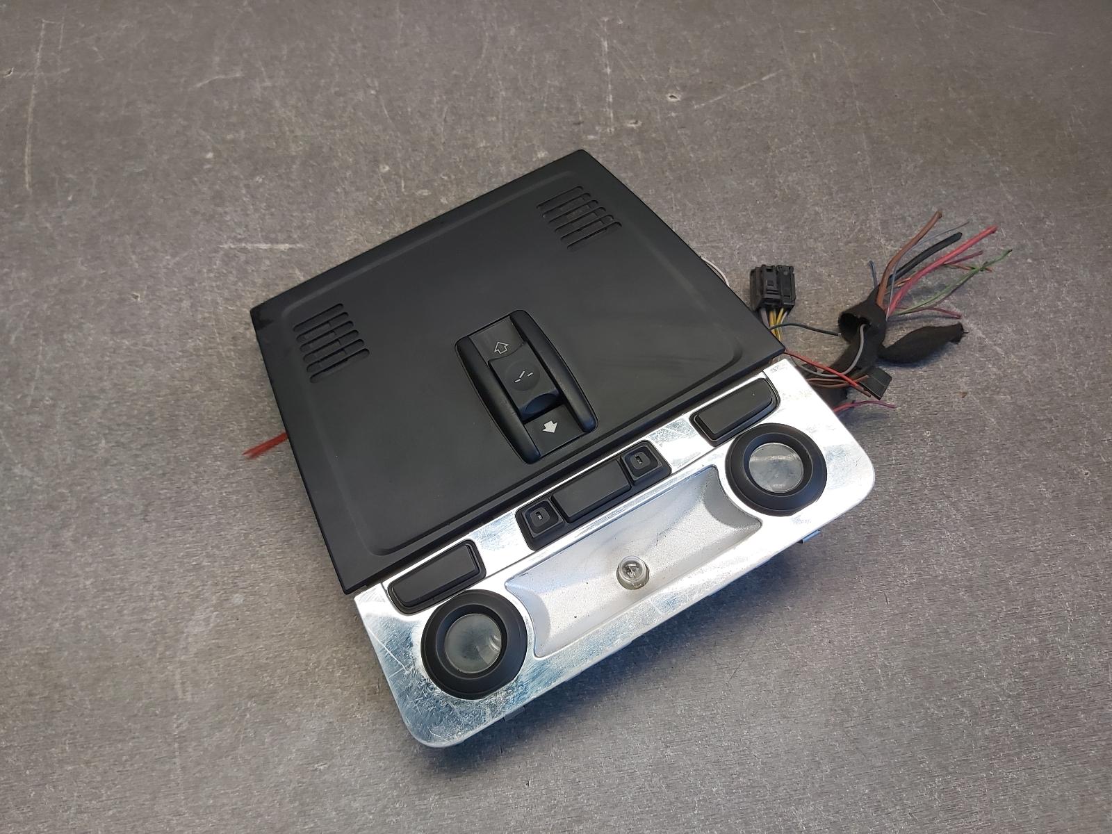 2006 Bmw 1 Series Courtesy Light View Auto part Courtesy Light Bmw 1 Series 2006