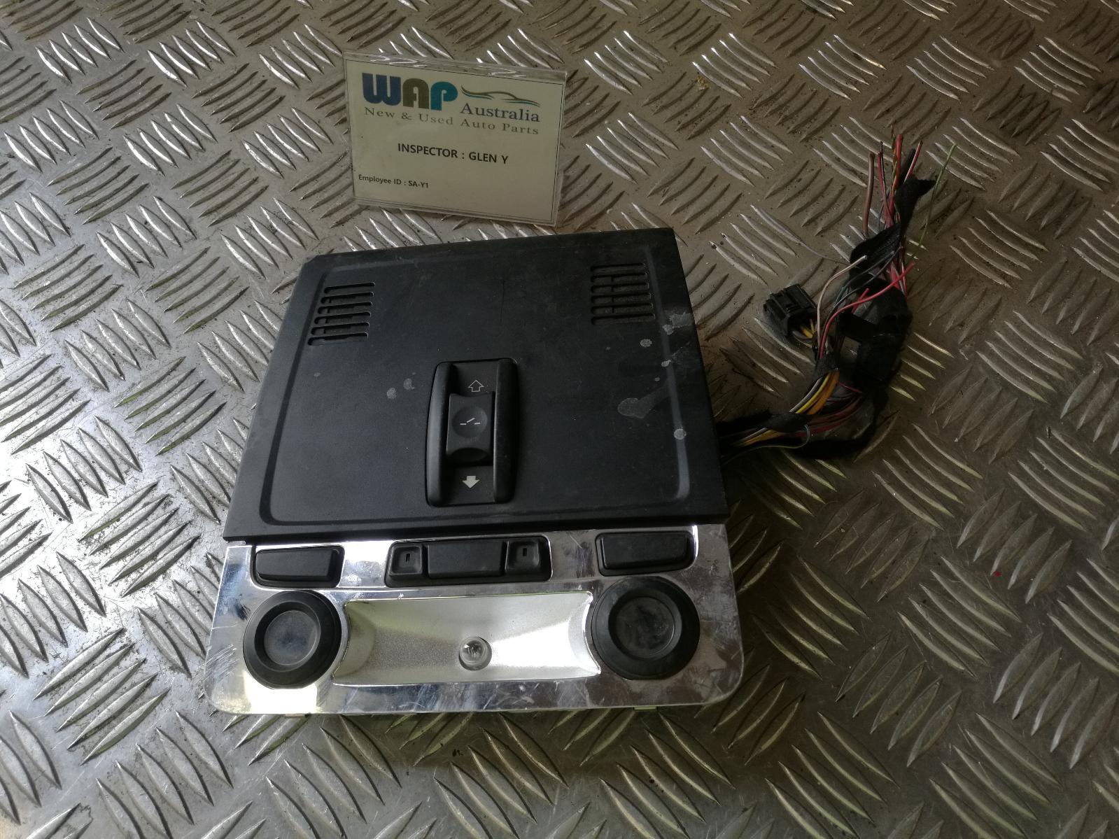 2006 Bmw 1 Series Courtesy Light View Auto part Courtesy Light Bmw 1 Series 2006