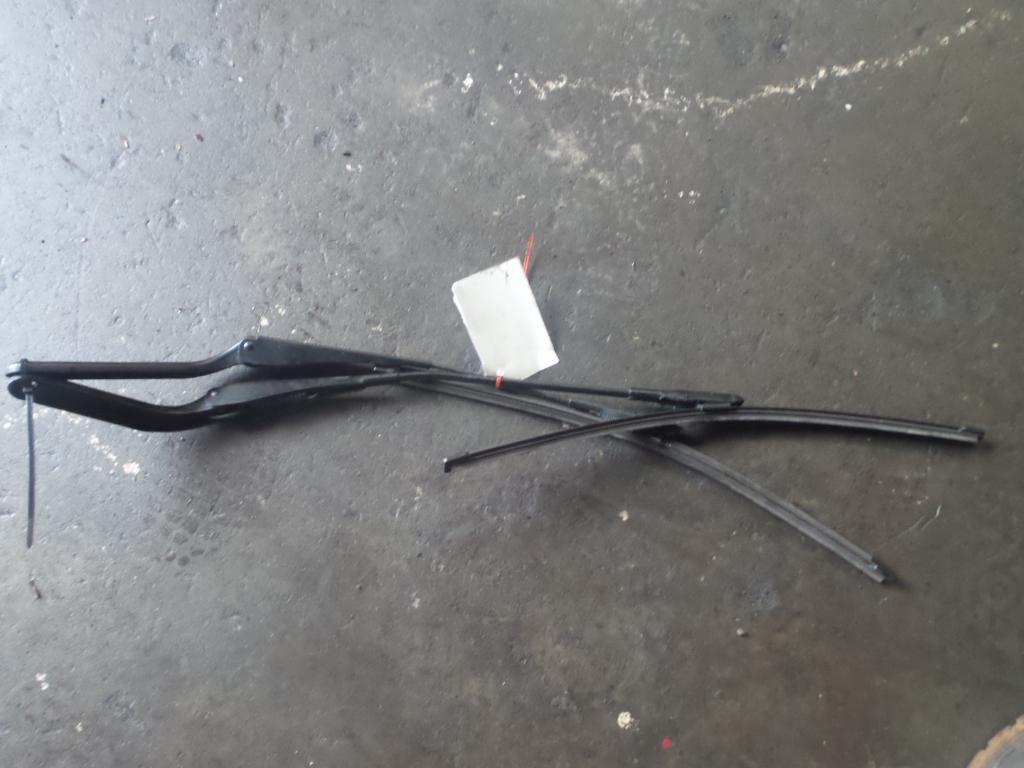 2006 Bmw 1 Series Wiper Arm View Auto part Wiper Arm Bmw 1 Series 2006