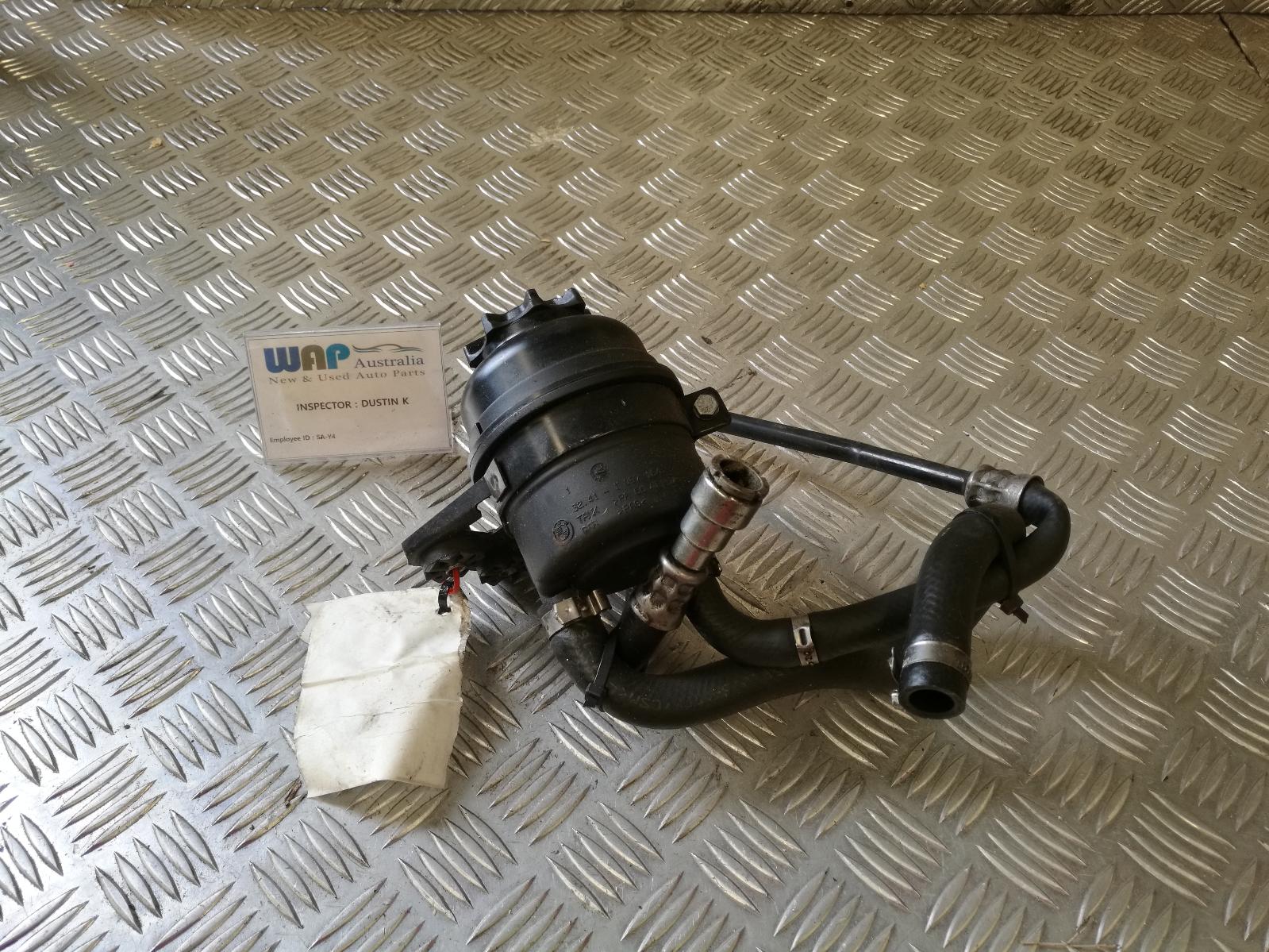 2006 Bmw 1 Series P/S Reservoir View Auto part P/S Reservoir Bmw 1 Series 2006