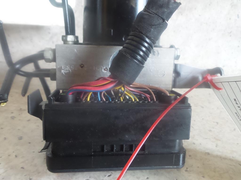 2006 Bmw 1 Series Abs Pump/Modulator View Auto part Abs Pump/Modulator Bmw 1 Series 2006
