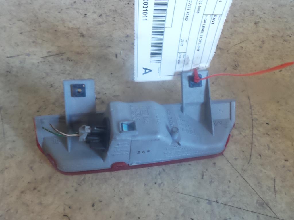 View Auto part High Level Stoplight Toyota Rav4 2002