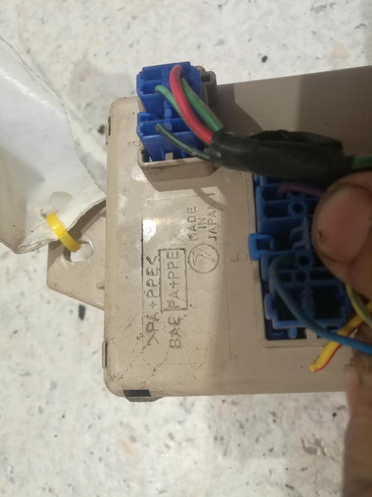 View Auto part Fuse Box Subaru Forester 2000
