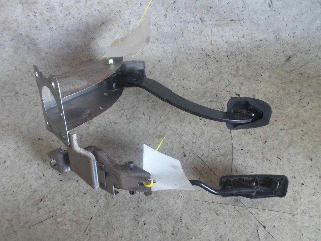 View Auto part Pedal Assembly Subaru Forester 2000