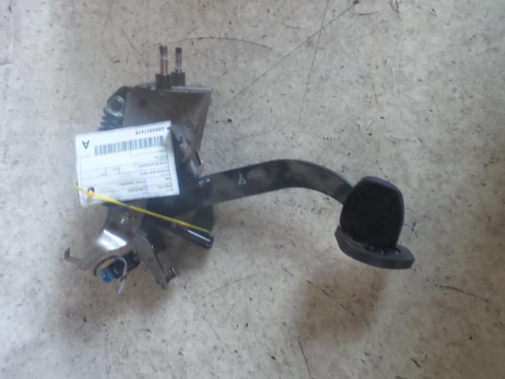 View Auto part Pedal Assembly Subaru Forester 2000