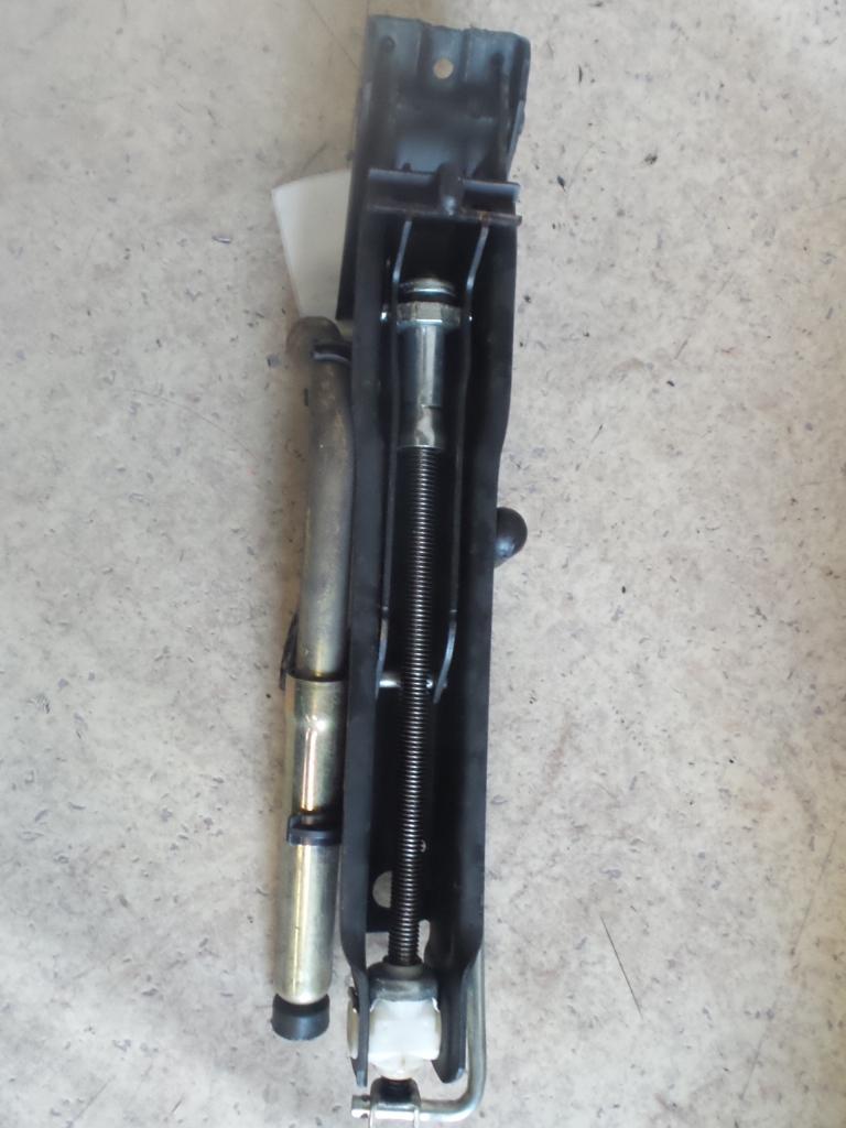 1999 Mercedes M Class Jack View Auto part Jack Mercedes M Class 1999