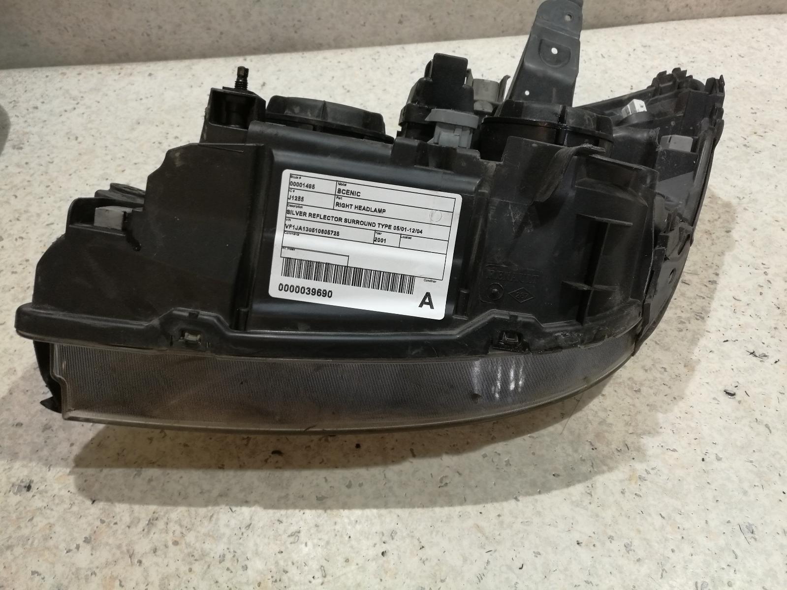 View Auto part Right Headlamp Renault Scenic 2001