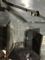View Auto part Right Headlamp Renault Scenic 2001
