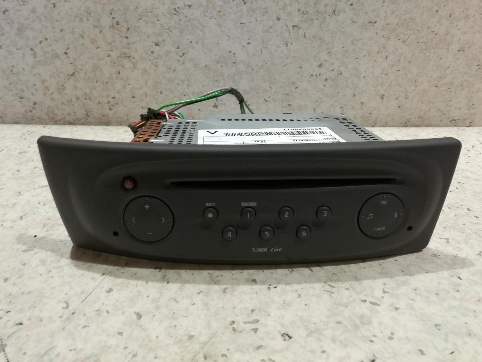 View Auto part Radio/Cd/Dvd/Sat/Tv Renault Scenic 2001