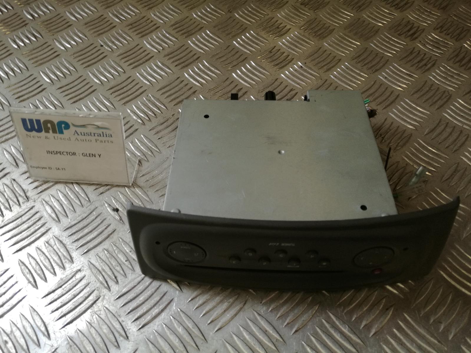 View Auto part Radio/Cd/Dvd/Sat/Tv Renault Scenic 2001