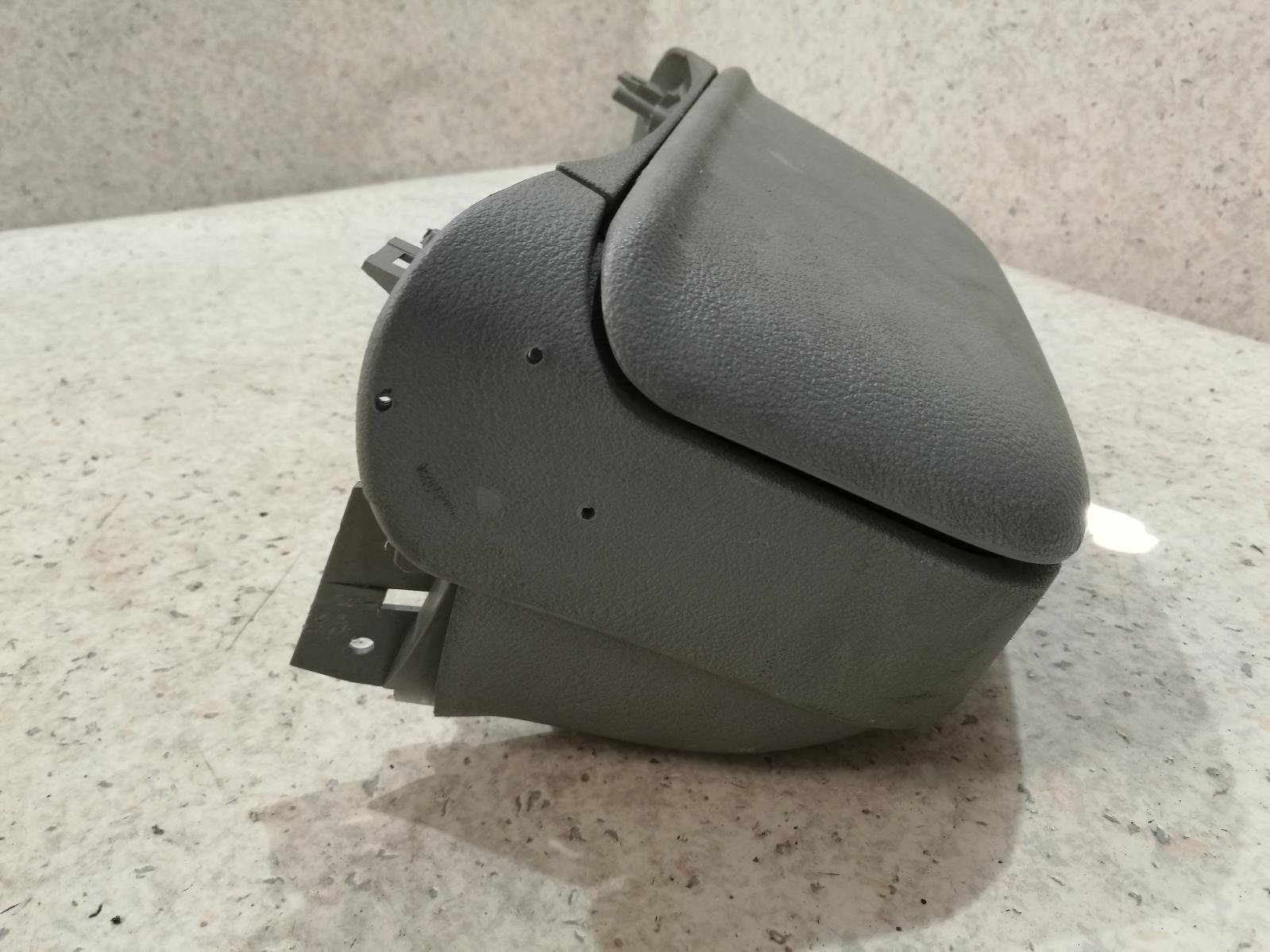 2001 Renault Scenic Console View Auto part Console Renault Scenic 2001