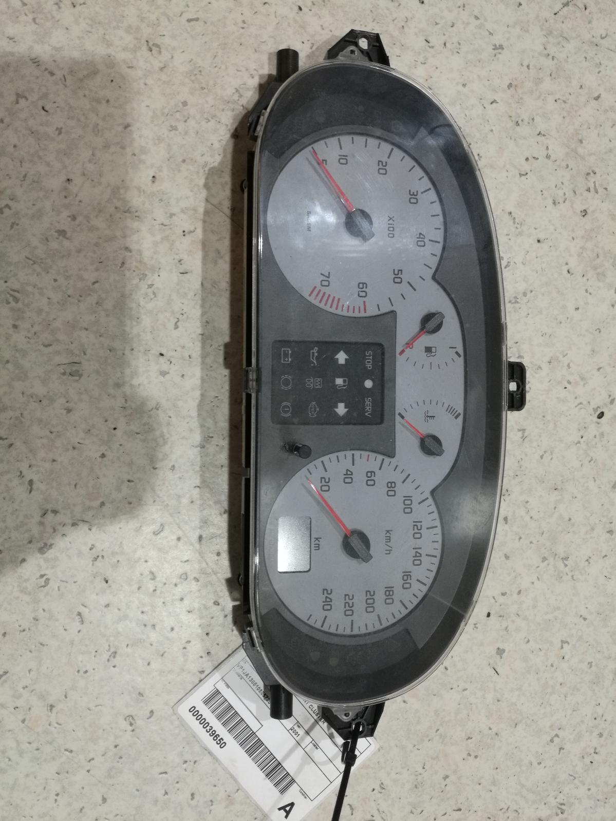 View Auto part Instrument Cluster Renault Scenic 2001