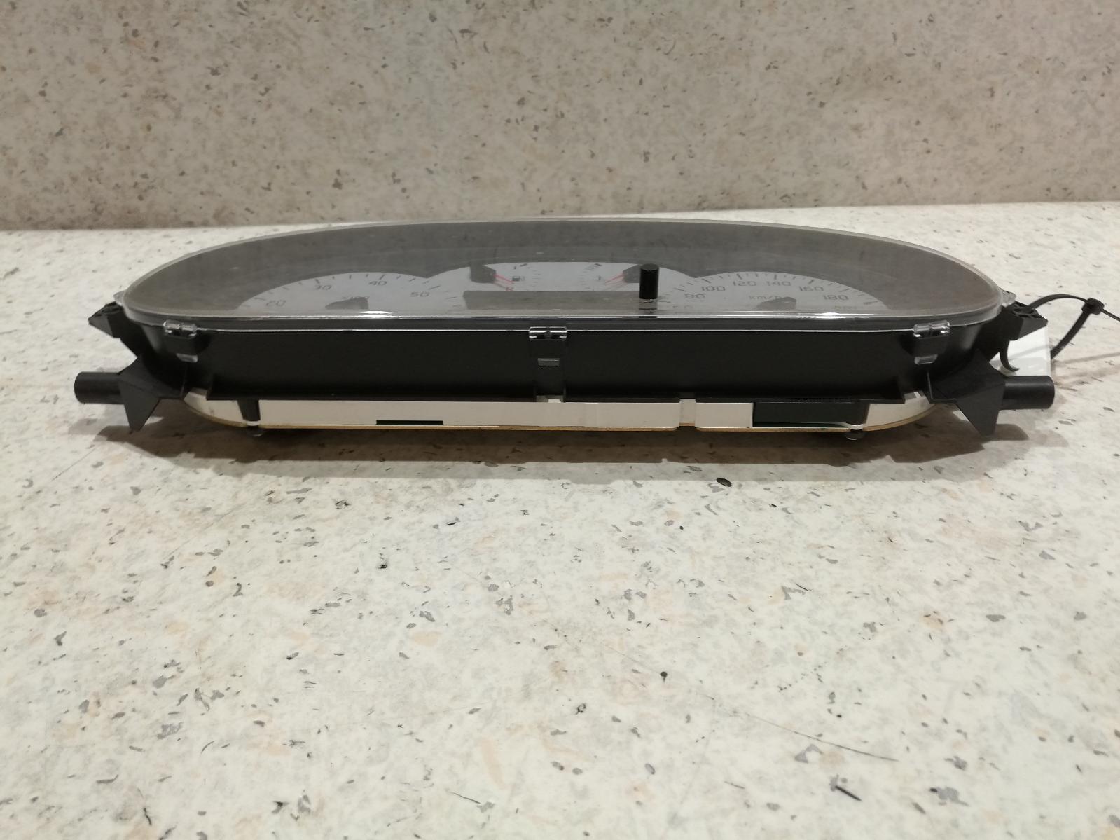 View Auto part Instrument Cluster Renault Scenic 2001