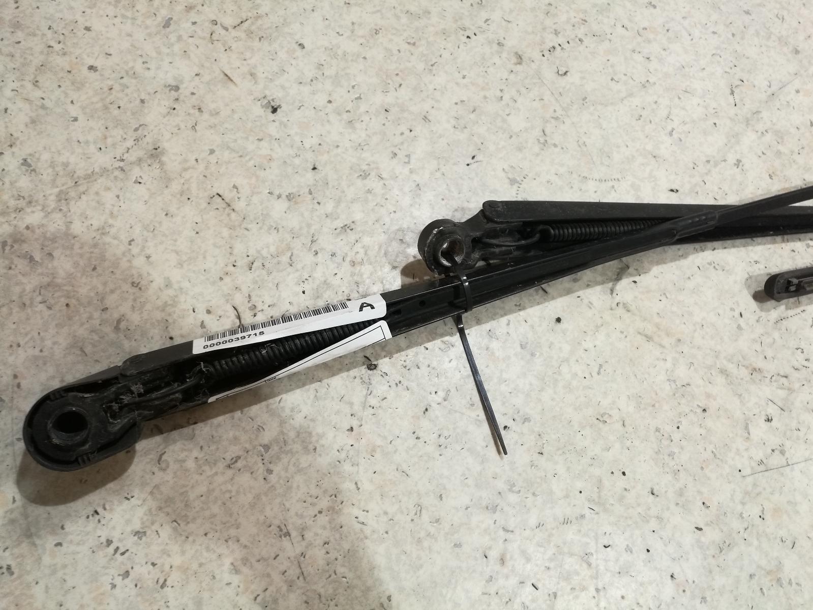 View Auto part Wiper Arm Renault Scenic 2001