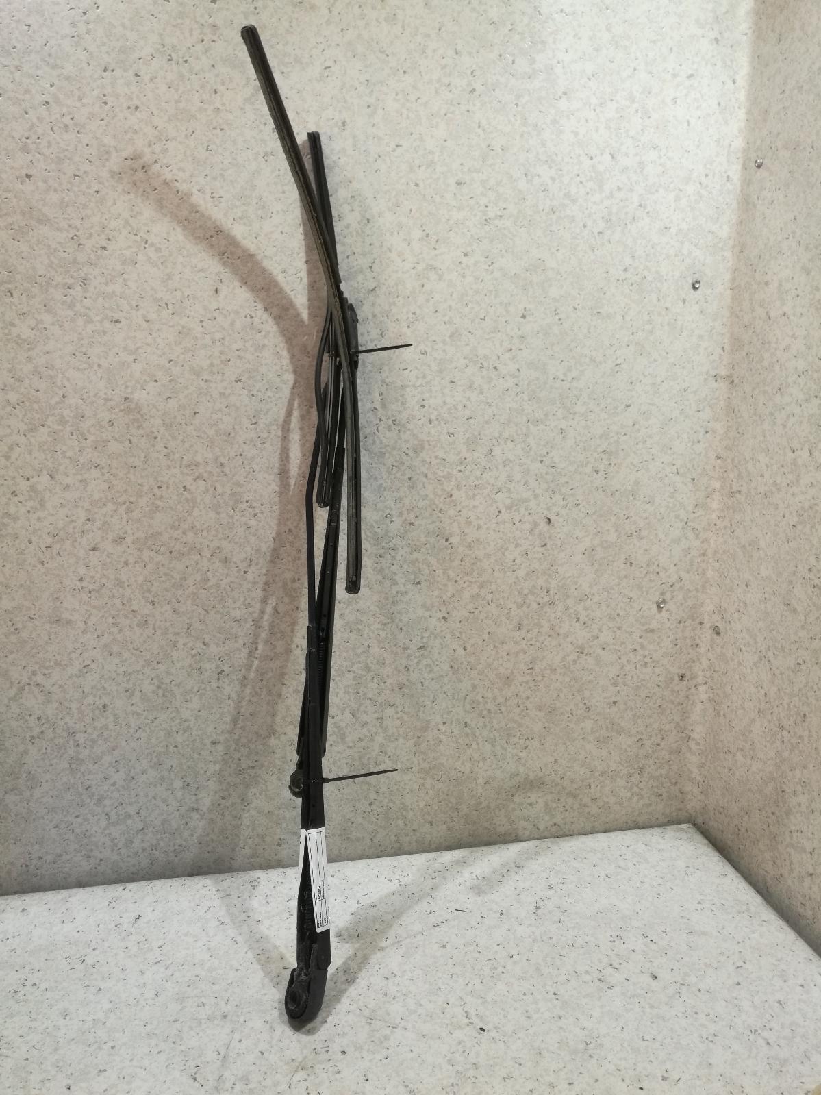 View Auto part Wiper Arm Renault Scenic 2001